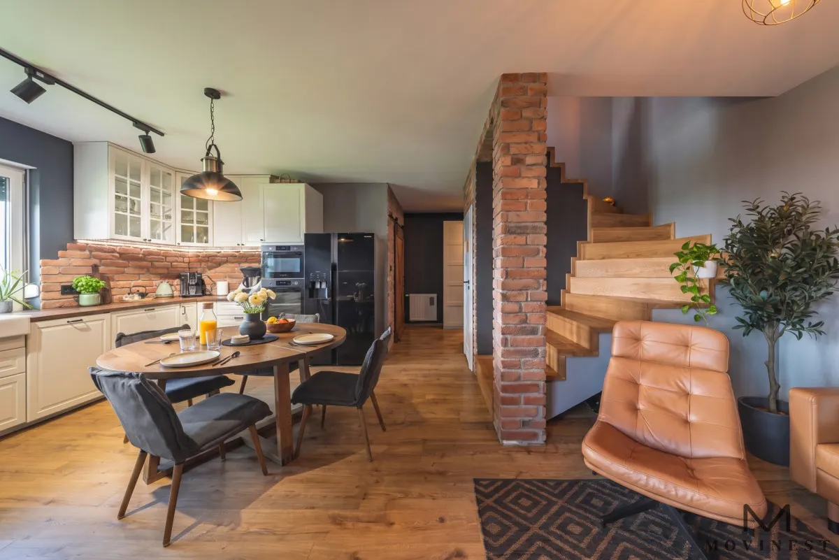 118 m² przestrzeni, ogród i taras. Zobacz ten dom!
